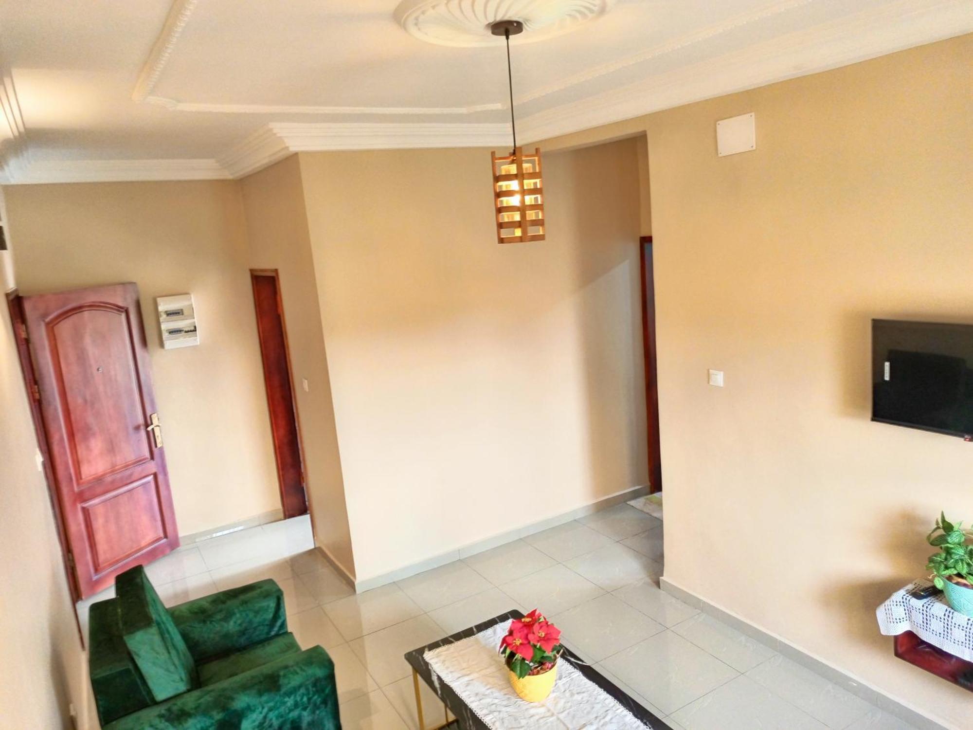 Residence Des 7 Collines Yaounde Exterior photo