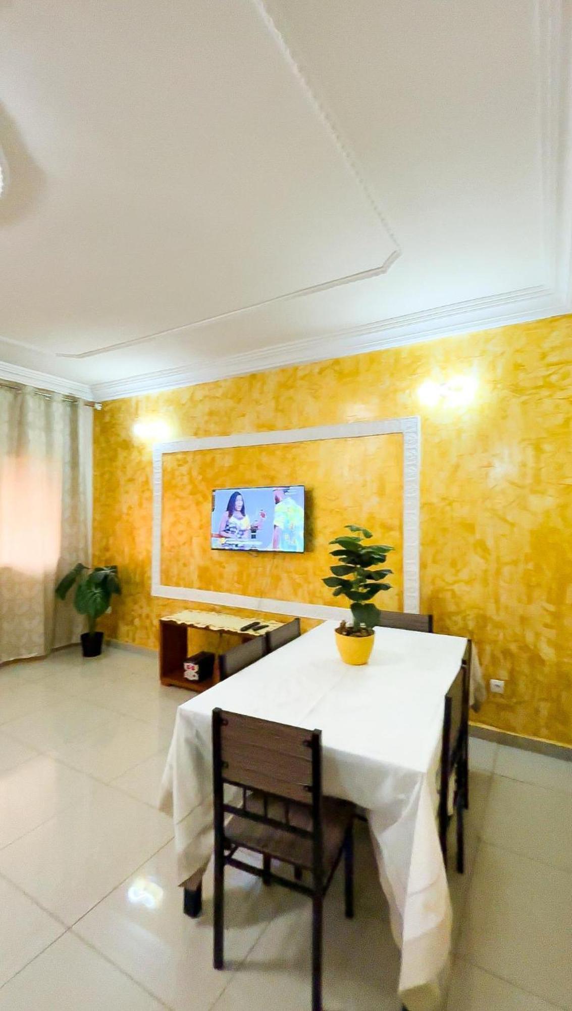 Residence Des 7 Collines Yaounde Exterior photo